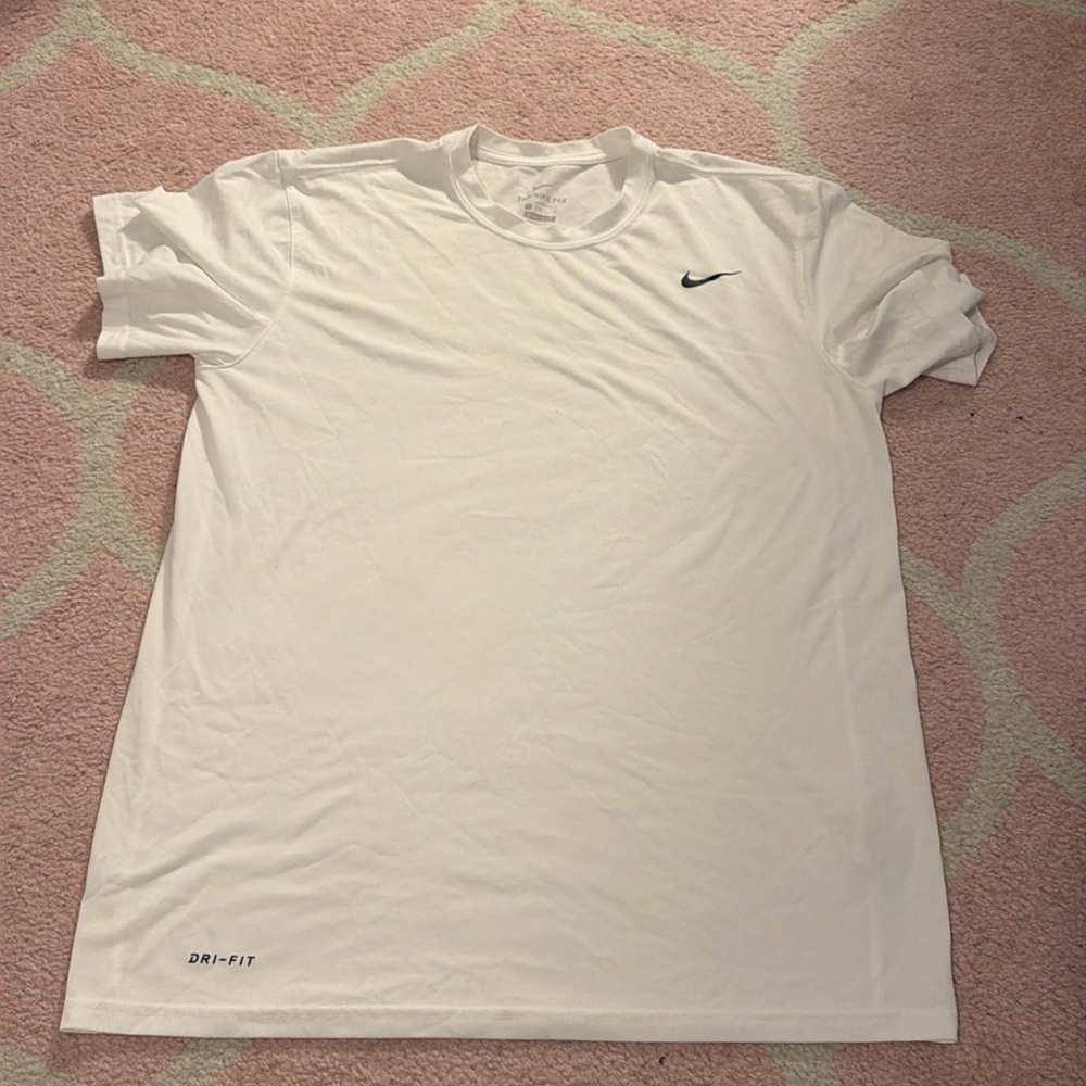 White Nike dri fit men’s L tshirt